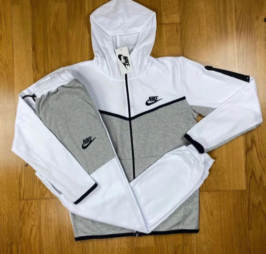 Chandal Nike Tech - Postu Tienda